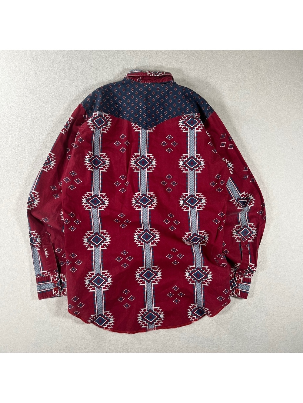 Vintage Wrangler made in USA Aztec western button up shirt - Picture 6 of 6